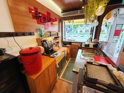 East Coast Road (D15), Retail #529022531
